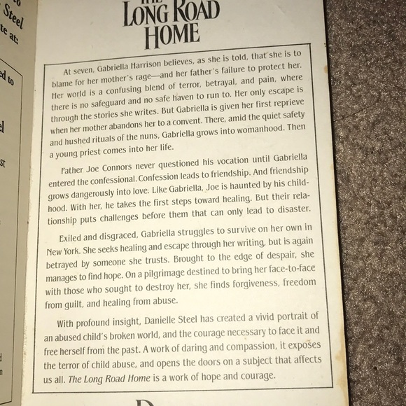 Danielle Steel-Set of 4 Books - Picture 6 of 9